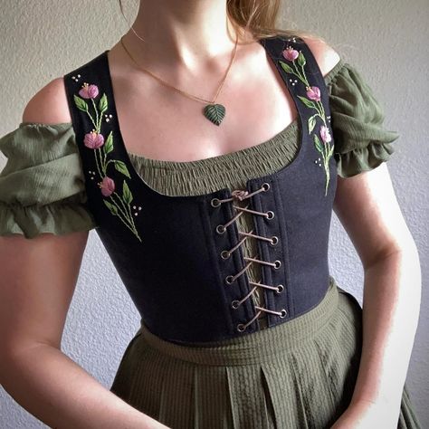 The Strawberry Corset Top 🍓*SOLD* This corset top is the perfect ode to one of spring's dearest delights: the humble but ever-lovely… | Instagram Stays Corset Outfit, How To Style Corset, Strawberry Corset, Strawberries With Cream, Dress Top Ideas, Linen Corset, Strawberry Embroidery, Ren Faire Outfits, Clothing Embroidery