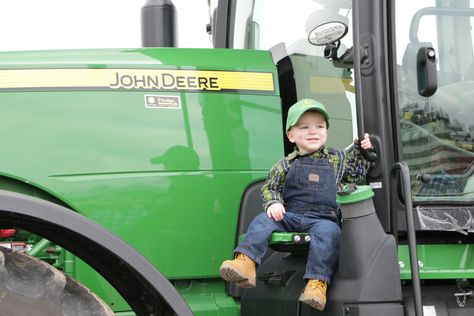 John Deere Photo Shoot Boys, Harvest Photoshoot, John Deere Birthday Party, Deer Birthday, John Deere Birthday, First Birthday Pictures, 1st Birthday Cake Smash, Deer Baby, 1st Birthday Photos