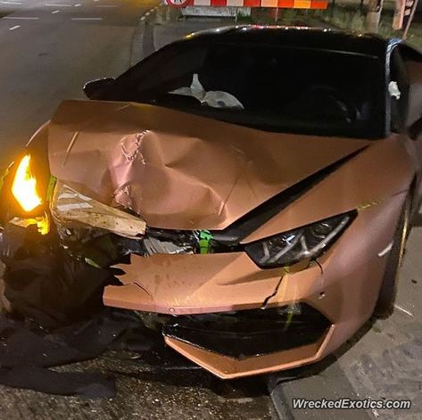 Lamborghini Huracan crashed in Amsterdam Wrecked Car, Car Crashing, Crashed Car Aesthetic, Car Explosion Aesthetic, Crashed Car, Car Crashing Aesthetic Video, Mclaren Sports Car, Damaged Cars, Abandoned Lamborghini