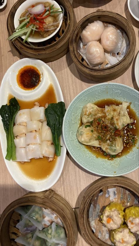 Dim Sum Aesthetic, Food Memes, Delicacy Food, Food O, Recipes From Heaven, Dim Sum, Food Obsession, Interesting Food Recipes, Korean Food