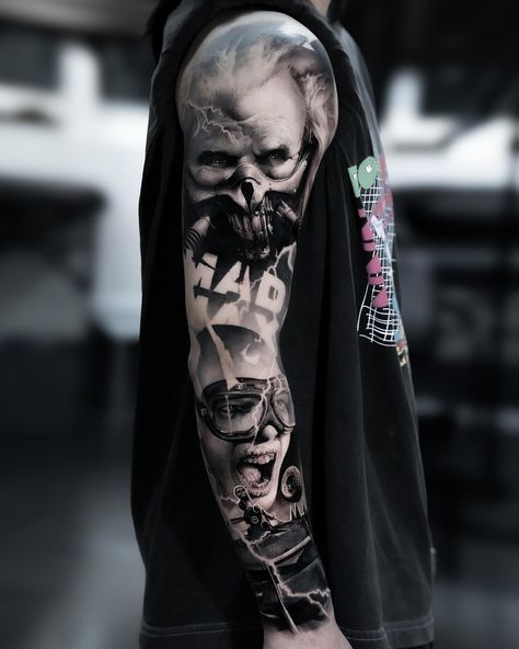 By resident artist @rowoon.tattoo Has anyone seen the new Mad Max movie yet? 🔥 Mad Max Road Warrior, Mad Max Tattoo, Mad Max Road, Mad Max Movie, Max Movie, Trash Polka, Mad Max, May 27, Tattoo On