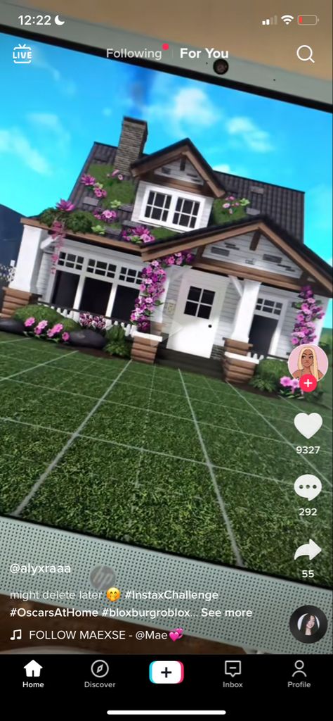 Boo Burg House, Dynasty House, Bloxburg Ids, Ria Core, Bloxburg Rooms, Bloxburg City, Bloxburg Interior, Old Money House, Blocksburg Room Ideas￼