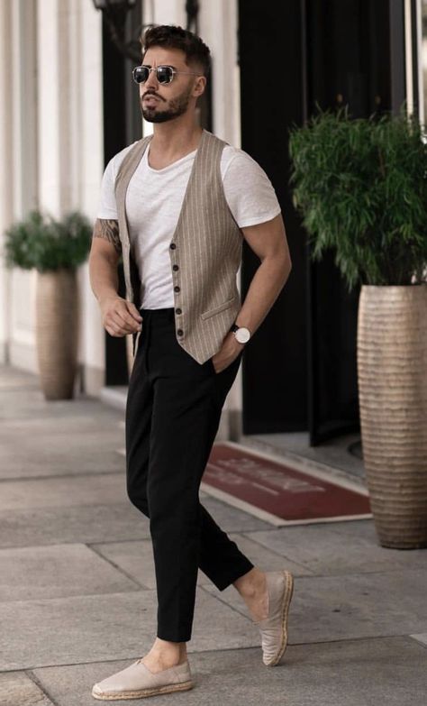 Men Vest Outfits, Mens Fashion Summer Outfits, Formal Attire For Men, Mens Winter Fashion Outfits, Mens Vest Fashion, Formal Men Outfit, Classy Outfits Men, Big Men Fashion, Vest Outfit