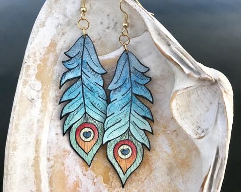 Zentangle Jewelry, Peacock Feather Pendant, Leather Feather Earrings, Peacock Feather Earrings, Hand Painted Necklace, Quilled Jewellery, Blue Peacock, Terracotta Jewellery, Hand Painted Earrings