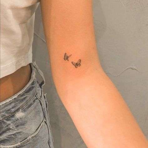 Tattoos Astethic, Tattoo Aesthetics, Soft Tattoo, Wörter Tattoos, Indie Tattoo, Tato Minimal, Petite Tattoos, Cute Tiny Tattoos, Small Hand Tattoos