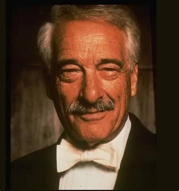 Victor Borge - the Comedy in Music one-man show - ECstep Victor Borge, Old Time Radio, Classic Comedies, Page Turner, Hollywood Actor, Classic Tv, Tv Stars, Funny People, Famous People