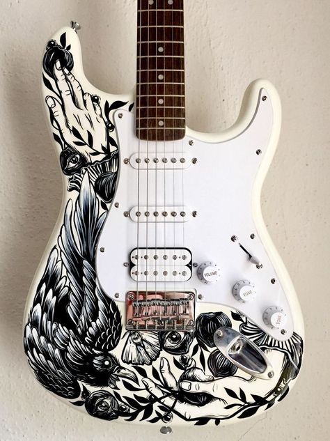 Custom Painted Electric Guitar, Hand Painted Electric Guitar, Electric Guitar Painting Ideas, Custom Painted Guitar, Guitar Painting Ideas, Hand Painted Guitar, Painted Guitars, Painted Guitar, Custom Bass Guitar