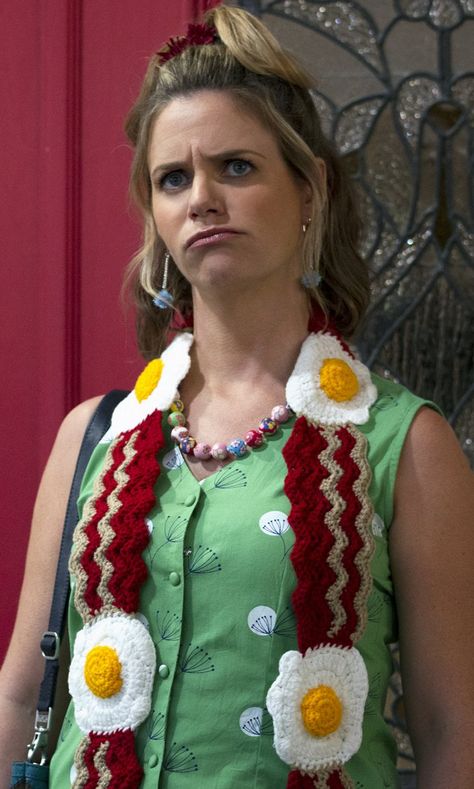 The Fuller House, Kimmy Gibbler, Jordan Powell, Fuller House Cast, Andrea Barber, House Character, House Cast, Film Journal, Fuller House