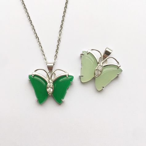 Jade Butterfly, Jade Color, Jewelry Cute, Butterfly Pendant Necklace, Jade Jewelry, Fancy Jewelry, Butterfly Necklace, Green Jade, Butterfly Pendant