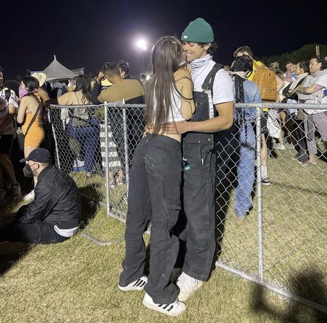 Coachella Couple, Nba Wife Aesthetic, Hannah Garrett, Outfits For Fall, The Love Club, Perfect Boyfriend, Matching Couple Outfits, Matching Couple, Couples Images