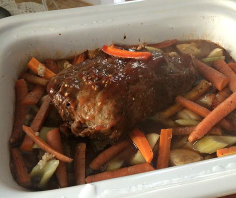 Beef Bottom Round Roast, Roast In Slow Cooker, Slow Cooker Round Roast, Bottom Round Roast Recipes, Roast Slow Cooker, Bottom Round Roast, Crockpot Roast Recipes, Beef Entrees, Pot Roast Crock Pot Recipes