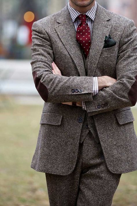 History of Tweed Material and Fabric - He Spoke Style 3 Piece Tuxedo, Custom Blazer, Terno Slim Fit, Tuxedo Wedding Suit, Amazing Sculptures, Terno Slim, Tweed Men, Moda Do Momento, Groom Tuxedo