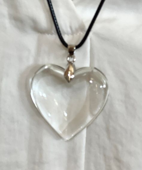 Glass Heart Necklace Outfit, Clear Heart Charm Necklace, Clear Heart Necklace, Red Glass Heart Necklace, Clear Glass Heart-shaped Jewelry, Clear Glass Heart Pendant Necklace, Glass Heart Necklace, Clear Heart, Yokai Watch