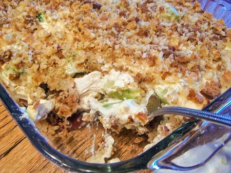 Company Chicken Casserole that pleases a crowd. There are never leftovers when I make this for my family! Company Chicken Casserole, Company Chicken, Pepperidge Farm Stuffing, Chicken Casserole Recipes, Stuffing Mix, Pepperidge Farm, Frozen Broccoli, Think Food, Chicken Recipes Casserole