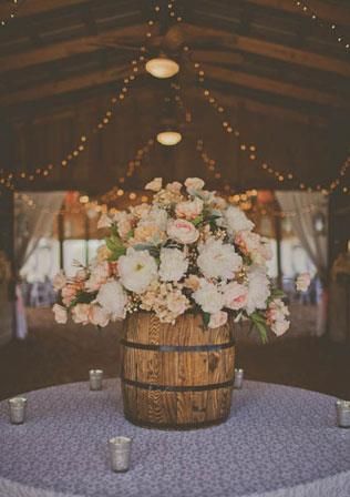 Tabletop oak barrel arrangement instead of tree centerpiece. Rustic Wedding Decorations, Deco Champetre, Barn Weddings, Rustic Barn Wedding, Deco Floral, Wedding Centerpiece, Wine Barrel, Rustic Wedding Decor, Event Styling