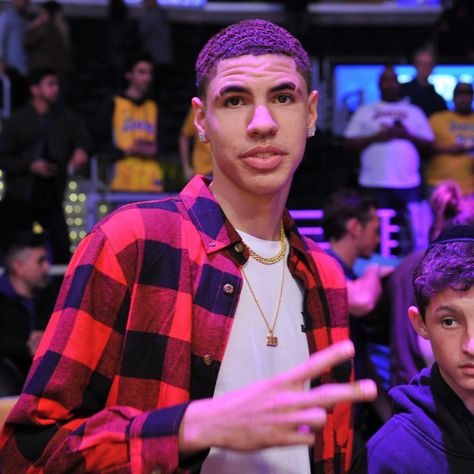 Watch Highlights of LaMelo Ball in Big Baller Brand's High School All-Star Game #Basketball #BreakingNews #LaMeloBall Lamelo Ball Haircut, Lamelo Ball High School, High School Hairstyles, Lebron Kobe Jordan, Liangelo Ball, Lonzo Ball, American Games, Ball Hairstyles