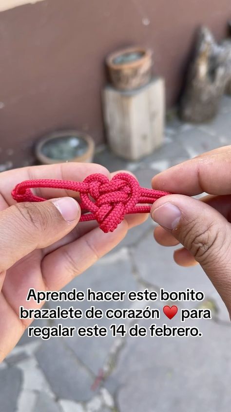 Bonito brazalete en forma de corazón #tutorial #sanvalentin #14defebrero #macrame #heart | Instagram Macrame Heart Tutorial, Macrame Heart, February 8, Macrame Design, Different Colours, Jewelry Necklace, Handmade Necklaces, Birthday Ideas, Different Colors