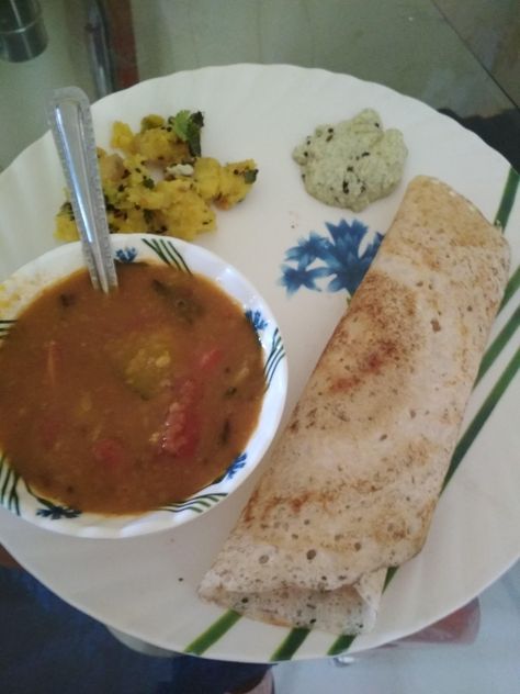 Masala Dosa Snapchat Story, Dosa Pictures, Dosa Snap, Breakfast Pic, Bengali Lunch, Masala Dosa, Eating Food Funny, Food Snap, Dairy Milk Chocolate