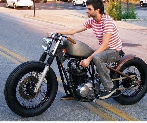 Xs650 Bobber, Chopper Frames, Yamaha Bobber, Softail Bobber, Bobber Style, Bobber Bikes, Cafe Bike, Custom Bobber, Moto Vintage