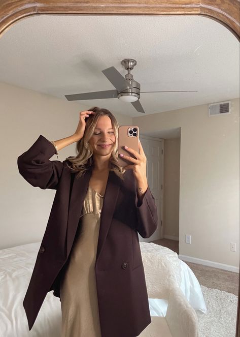 Long Brown Blazer Outfit, Chocolate Brown Blazer Outfit, Flared Jeans Outfit Fall, Long Blazer Outfit, Dress And Blazer Outfit, Brown Blazer Outfit, Flare Jean Outfit, Brown Bodycon Dress, August Outfits