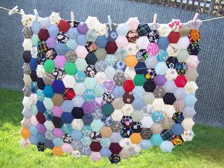 Knit Hexagon, Puff Quilt, Sewing Bee, Back Pictures, Baby Mobile, New Zealand, Quilting, Bee, Sewing