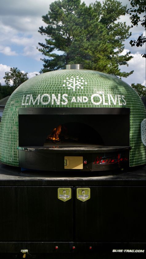 Brick oven pizza, mobile pizza oven, pizza oven, event catering, aesthetic pizza oven Pizza Oven Aesthetic, Pizza Truck Wedding, Aesthetic Truck, Food Truck Aesthetic, Pizza Oven Restaurant, Tacos Sides, Pizza Photoshoot, Carne Asada Grilled, Pizza Garden