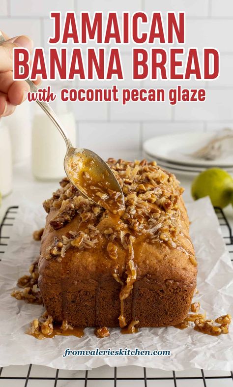 Fresh lime juice, coconut, and pecans add unique flavor to this tropical-inspired Jamaican Banana Bread with a sweet and sticky glaze. Banana bread with an island twist! Fancy Banana Bread, Jamaican Banana Bread Recipe, Jamaican Banana Bread, Weird Recipes, Pecan Bread Recipe, Jamaican Desserts, Bread Desserts, Sweety Pie, Snack Bread