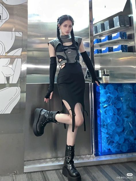 Mecha Inspired Outfit, Cybercore Style Outfits, Futureristic Outfits, Mecha Aesthetic Outfit, Dark Harajuku Aesthetic, Futuristic Fashion Cyberpunk, Ateez Cyberpunk Outfit Inspired, Cyberpunk Party Outfit, Cyberpunk Ateez Outfit