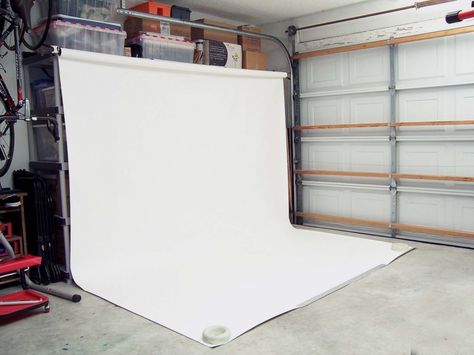 Basement Photography Studio, Garage Photography Studio, Photography Studio Ideas, Youtube Backdrops, House Art Studio, Diy Photo Studio, Studio Garage, White Backround, Home Photo Studio