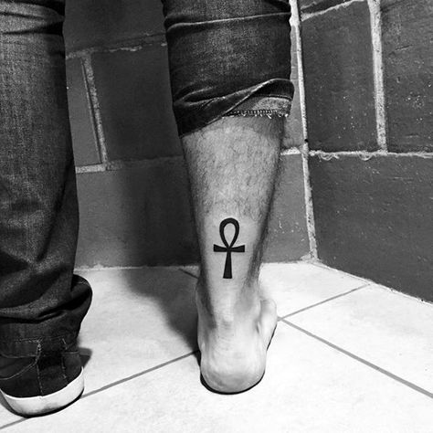 Guys Small Simple Ankh Lower Leg Tattoo Idea Inspiration 3d2y Tattoo, Ankh Tattoo Men, Tattoo Back Leg, Egyptian Ankh Tattoo, Lucky Tattoos, Crown Hand Tattoo, Egyptian Tattoos, Ankh Tattoo, Lower Leg Tattoos