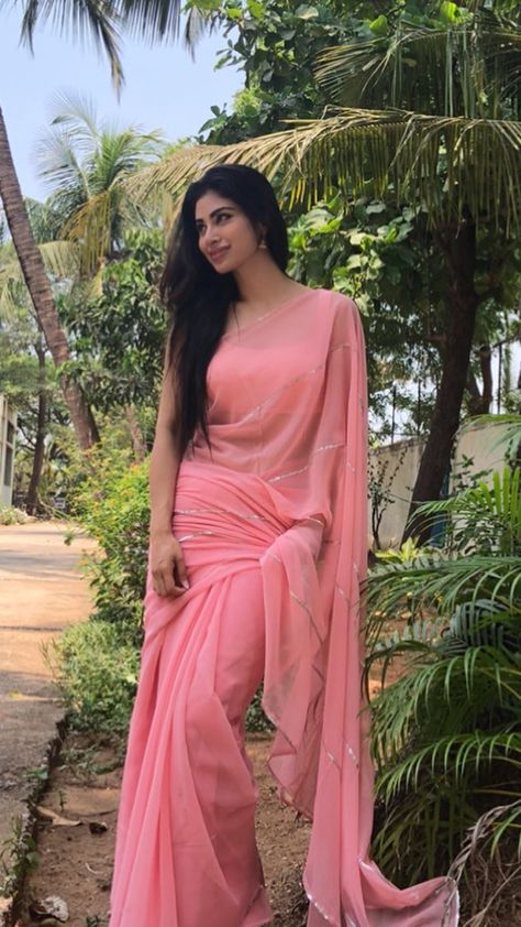 Sexy moni......follow me @Mãđhű Mony Roy, Mouni Roy Dresses, Moni Roy, Mouny Roy, Mouni Roy, Anarkali Dress Pattern, Fancy Sarees Party Wear, Indian Saree Blouses Designs, Indian Fashion Saree