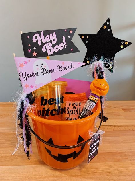 You've Been Booed You've Been Booed Ideas, Halloween Date Ideas, Boo Ideas, Halloween Treat Baskets, Boo Bucket, Boo Bags, Boo Basket Ideas, Been Booed, Spooky Basket