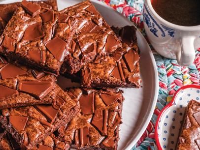 Chuckwagon Brownies Recipe | Ree Drummond | Food Network Chuckwagon Brownies, Brownies Pioneer Woman, Chuck Wagon, Caramel Brownies, Espresso Powder, Ree Drummond, Brownies Recipe, Unsweetened Cocoa, Pioneer Woman