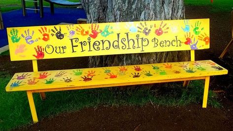 Friendship bench is a special place in the school playground where children spend their time taking to their buddies. Friendship Bench, Daycare Playground, Buddy Bench, Preschool Playground, Outdoor Play Area, Sensory Garden, School Playground, Children's Garden, Natural Playground