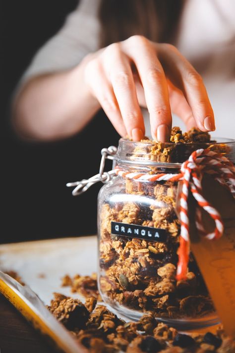 Cranberry & Orange Christmas Granola I Georgie Eats Christmas Granola, Sustainable Recipes, Christmas Cranberry, Eat Happy, Ultimate Breakfast, Vegetarian Side Dishes, Orange Christmas, Christmas Spices, Pecan Nuts