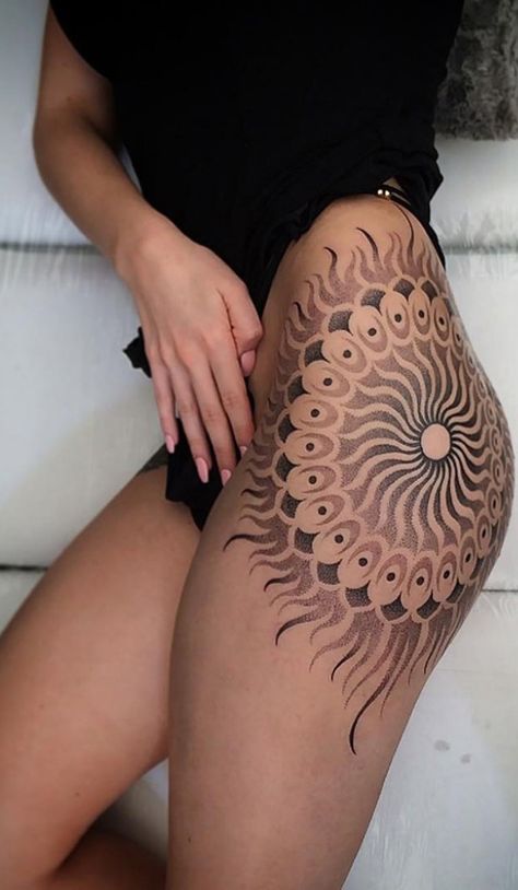 Henna Thigh Tattoo, Mandala Hip Tattoo, Thigh Henna, Dotwork Tattoo Mandala, Upper Thigh Tattoos, Side Thigh Tattoos, Tattoo Hip, Thigh Tat, Hip Thigh Tattoos