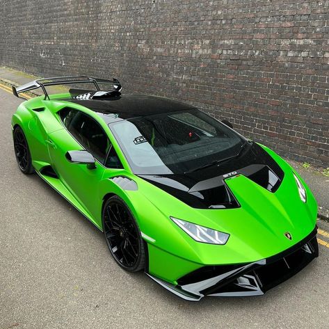 Beautiful matte green Lamborghini huracan STO❤❤🔥 #nicespec #lambo Lamborghini Huracan Green, Sto Lamborghini, Lamborghini Sto, Lamborghini Huracan Sto, Green Lamborghini, Huracan Sto, Cool Truck Accessories, Green Cars, Roadster Car