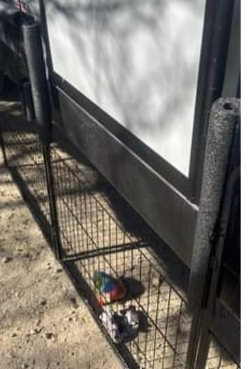 Dog Fence For Rv Camping, Camping Fence For Dogs, Rv Fence For Dogs, Diy Rv Dog Fence, Camper Dog Fence, Dog Friendly Rv Remodel, Diy Portable Dog Fence Rv Camping, Rv Living With Pets, Rv'ing With Dogs