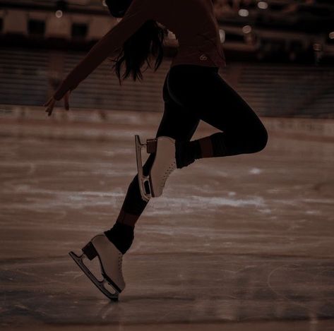 Female Figure Skater Aesthetic, Ice Dancing Aesthetic, Figure Skater Aesthetic, Aesthetic Ice Skating, Figure Skating Aesthetic, Ice Skating Aesthetic, Skating Pictures, Figure Ice Skates, Figure Skating Outfits