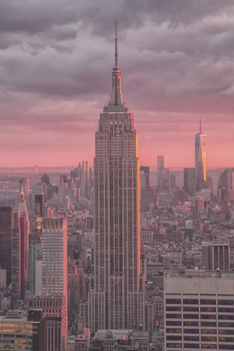 earthlycreations: Dramatic Sunset by Victor Utama Empire State Building View, City Life Aesthetic, Dramatic Sunset, New York Wallpaper, Building Aesthetic, New York Pictures, Sunset City, Manhattan Nyc, New York Aesthetic