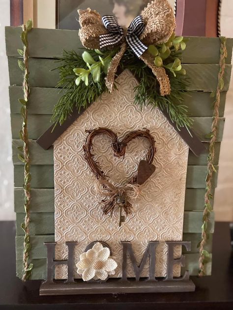 Birdhouse Crafts, Dollar Store Inspired Decor, Birdhouse Craft, Wood Houses, Tree Diy, Tree Ideas, Dollar Tree Diy, Birdhouse, House In The Woods