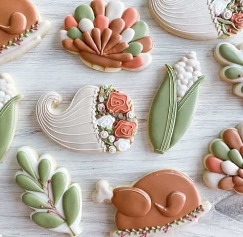 Turkey Sugar Cookies, Thanksgiving Cookies Decorated, Wide Photo, Turkey Cookies, Pilgrim Hat, Thanksgiving Cookies, Sugar Cookie Designs, Pretty Cookies, Fall Cookies