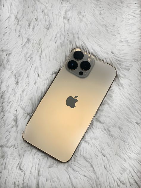 My new gold baby ☺️ Iphone Gold Aesthetic, Iphone 11 Pro Gold Aesthetic, I Phone 16 Pro Max Pic, Iphone 11pro Max Gold, Iphone 11 Pro Gold, Iphone 13 Pro Gold, Iphone 12 Pro Gold, Iphone13 Pro Max Gold, Iphone 13 Pro Max Gold