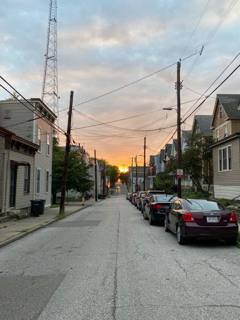 #sunset #urban #aesthetic #sun Cincinnati Ohio Aesthetic, Ohio Aesthetic, Aesthetic Sun, Sandusky Ohio, American Honey, American States, Midwest Emo, Urban Aesthetic, Usa States