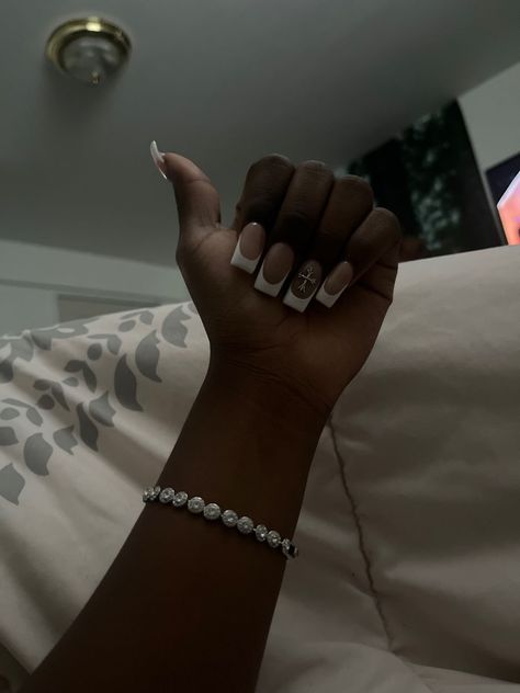 White Nails With Gold Cross, Cute Nails With Cross, Nails Acrylic With Cross, Rhinestone Cross Nails, Cross Gems On Nails, Chrome Nails With Cross, Summer Acrylic Nails Square Medium, Nails Acrylic Cross, Nails With A Cross Design