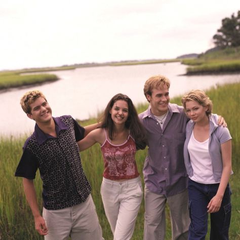 Dawson's Creek Cast Dawson's Creek Aesthetic, Dowson Creek, Dawson's Creek Cast, Joey Dawson's Creek, Creek Aesthetic, Joey Potter, Dawson's Creek, Dawsons Creek, Movies And Series