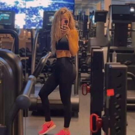 What is the Khloe Kardashian Workout & Diet?