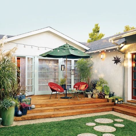 back deck off our house.  Make the upper level the area off the new french doors and then a lower area connecting to the old back door. Small Deck Designs, Small Backyard Gardens, Small Deck, Deck Plans, Decks Backyard, Diy Deck, Backyard Deck, Backyard Garden Design, Deck Ideas