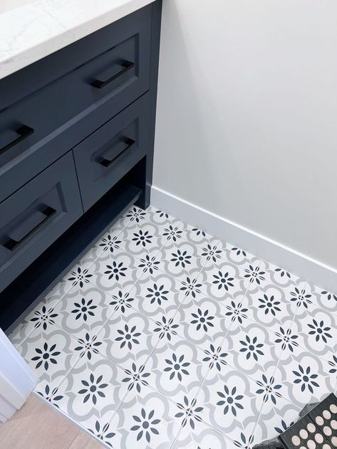 Navy White Grey Bathroom, Blue And White Bathroom Floor Tile Ideas, Parquet Bathroom Floor, Blue Gray White Bathroom, Bathroom With Dark Vanity, Half Bath Tile, Grey Ensuite, Beautiful Bungalows, Geometric Tiles Bathroom