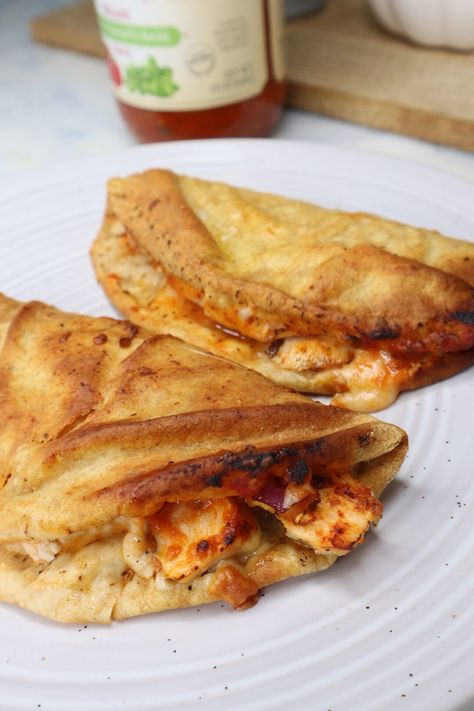 Air Fryer Pita Pizza Pockets - Cooking Katie Lady Pizza Pita Pockets, Pita Bread Pizza, Sandwich Wraps Recipes, Pita Pizza, Wraps Recipes, Pita Pizzas, Pita Pockets, Pizza Pockets, Greek Chicken